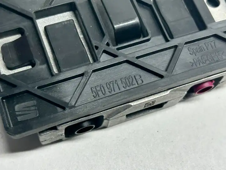 Seat Leon (5F) (2012 - 2019)  4M0035456A Усилитель антенны