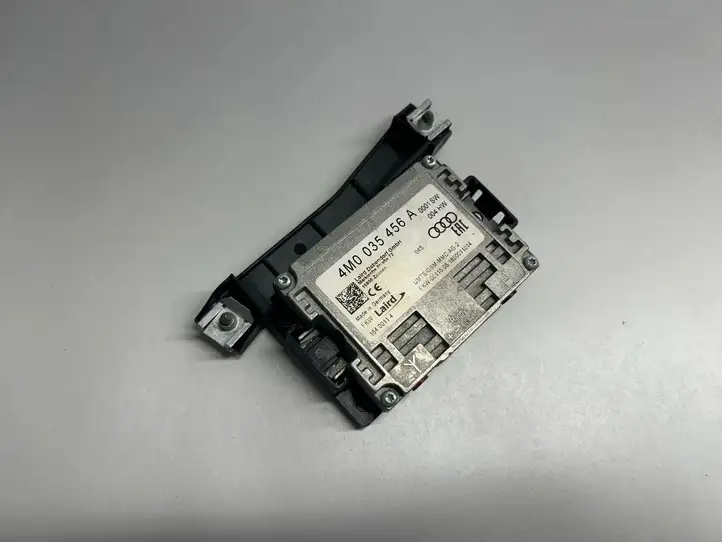 Seat Leon (5F) (2012 - 2019)  4M0035456A Усилитель антенны