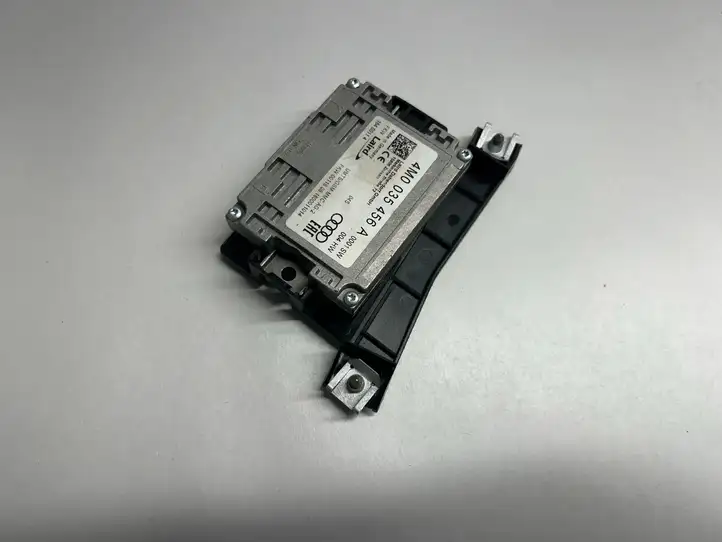 Seat Leon (5F) (2012 - 2019)  4M0035456A Усилитель антенны