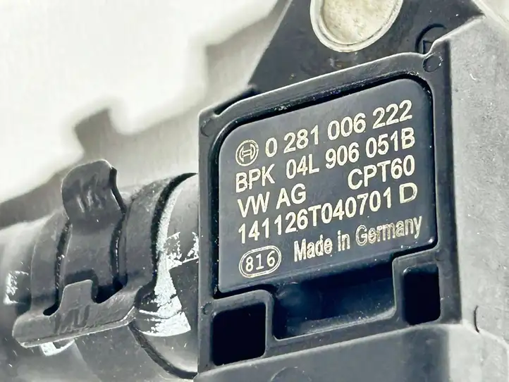 Volkswagen Golf VII (2013 - 2019) 04L906051B Датчик давления выхлопных газов — фото 2