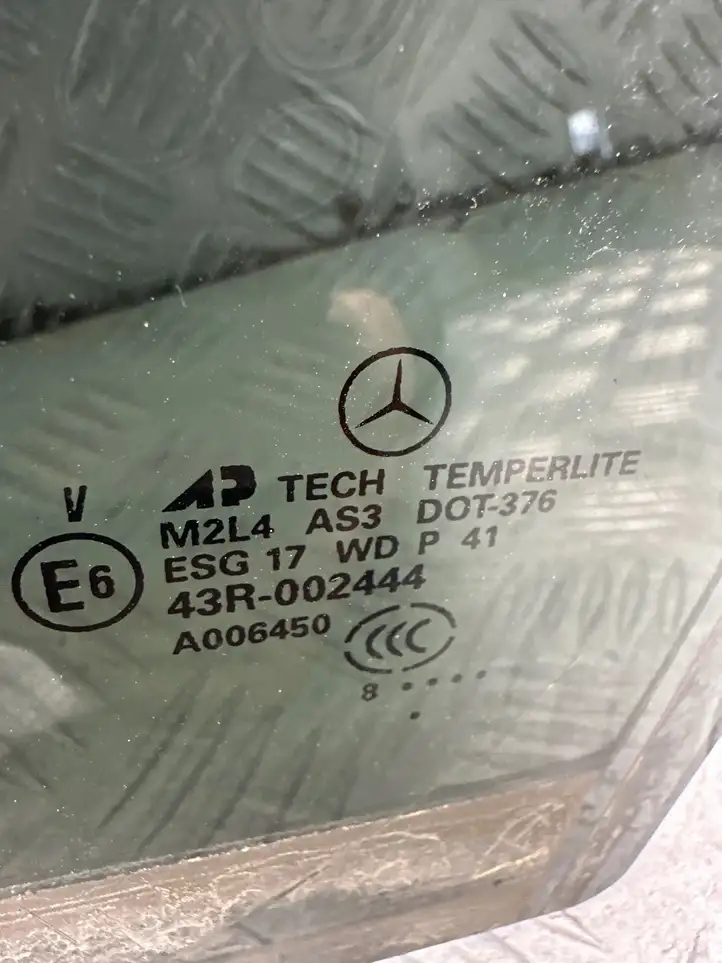 Mercedes-Benz ML W164 (2005 - 2011) 43R002444 Стекло задней двери — фото 2