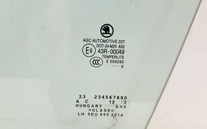 Skoda Octavia Mk3 (5E) (2013 - 2019) 5E0845201A Стекло передней двери — фото 3