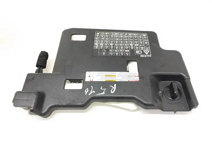 Honda CR-V (2006 - 2009) 77340SWAA01020 Крышка ящика предохранителей — фото 2