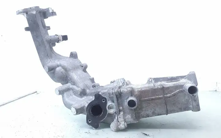 Mercedes-Benz C W204 (2007 - 2014) A6461400675 Охладитель клапана EGR — фото 3