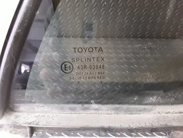 Toyota Avensis T250 (2003 - 2006) Форточка двери — фото 2