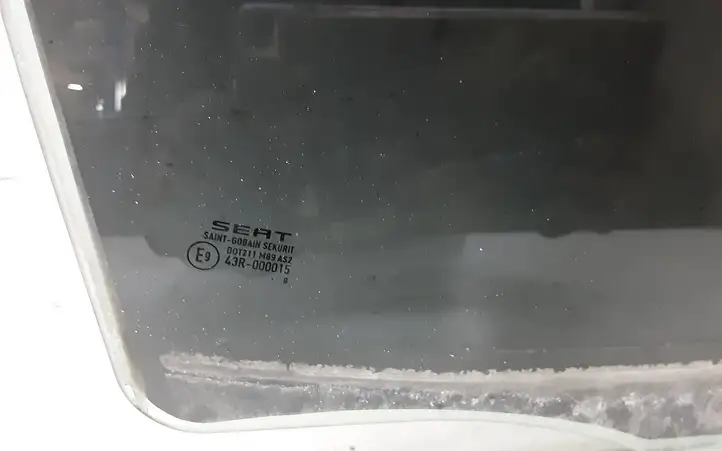 Seat Ibiza IV (6J,6P) (2008 - 2017) 43R000015 Стекло задней двери — фото 2