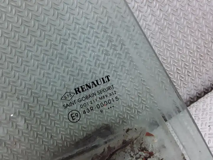 Renault Megane III (2009 - 2016) 43R000015 Стекло задней двери — фото 2