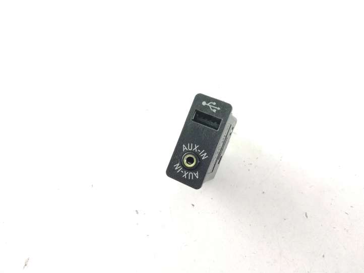 9237653 BMW 5 F10 F11 USB jungtis