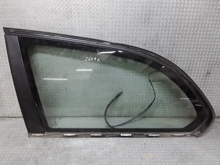 BMW 5 E60 E61 (2004 - 2010) Заднее боковое стекло — фото 1