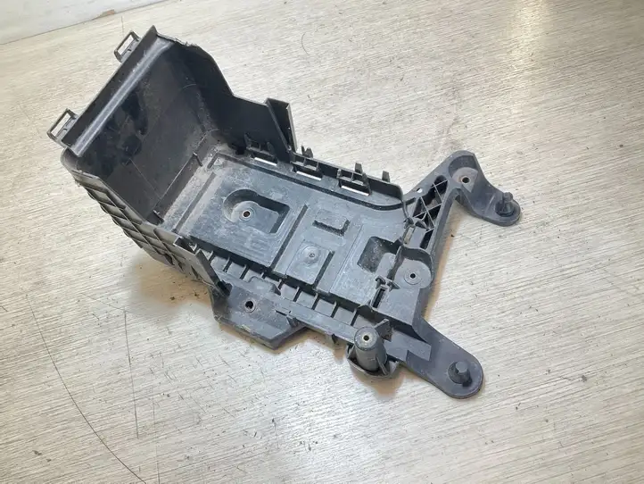 Seat Leon (1P) (2005 - 2012) 1K0915333C Ящик аккумулятора — фото 1