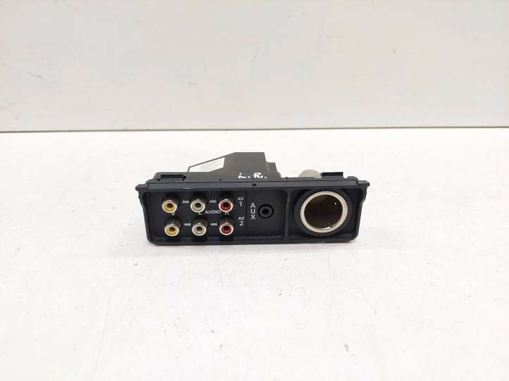 CG000614016895 Land Rover Range Rover Sport L320 AUX jungtis