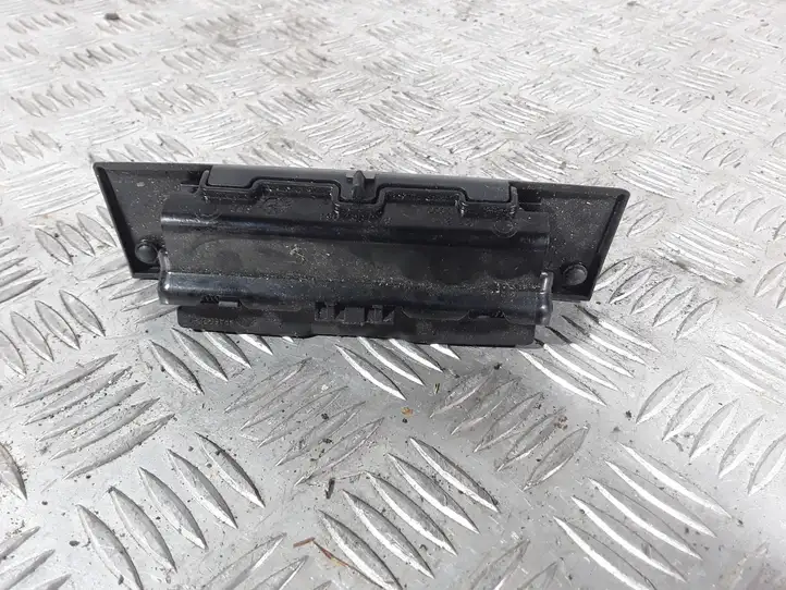 Audi A4 S4 B8 8K (2007 - 2011) 8K0857961 Прочие детали салона — фото 3