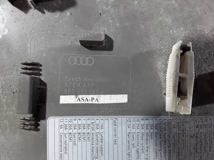 Audi Q5 SQ5 (2008 - 2012) 8R0857085A Боковая отделка панели приборов — фото 2