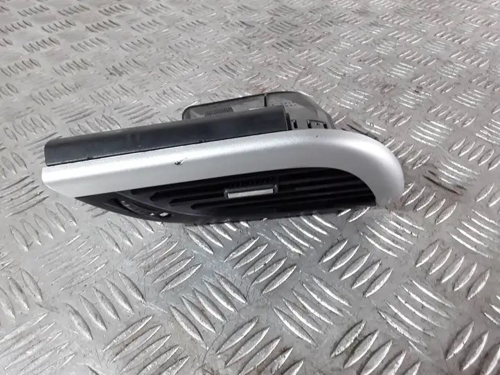 Peugeot 207 (2010 - 2016) 96724794ZD Боковой воздушный дефлектор — фото 4