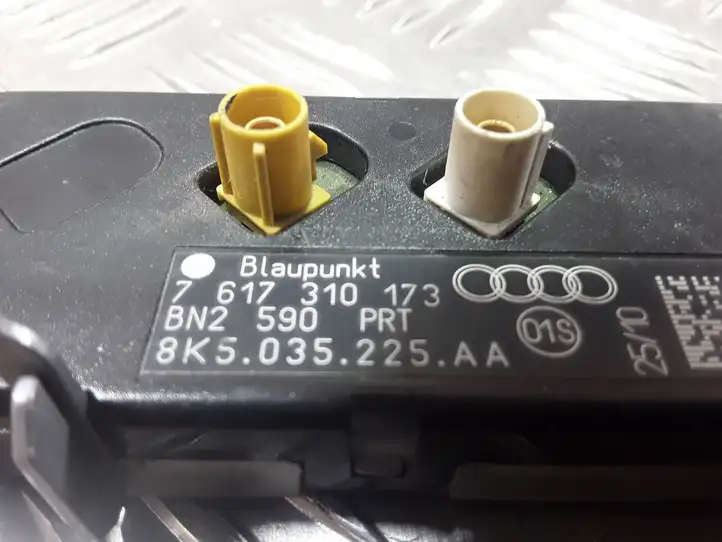 Audi A4 S4 B8 8K (2007 - 2011) 8K5035225AA Усилитель антенны — фото 4