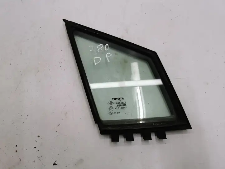 Toyota Corolla Verso AR10 (2004 - 2009) 682150F010 Форточка двери — фото 1
