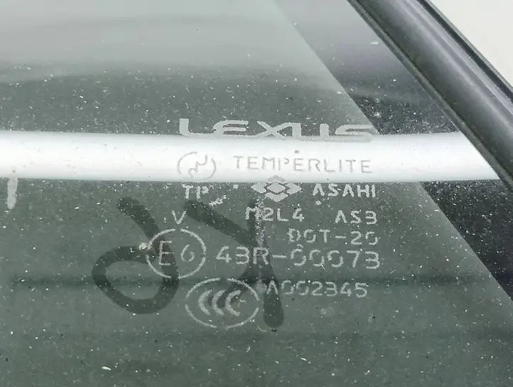 Lexus RX 330 - 350 - 400H (2003 - 2006) Форточка двери — фото 8