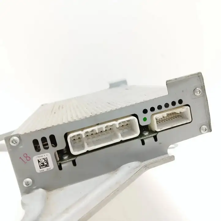 Toyota Prius (XW20) (2003 - 2009) 862800W240 Усилитель звука — фото 3