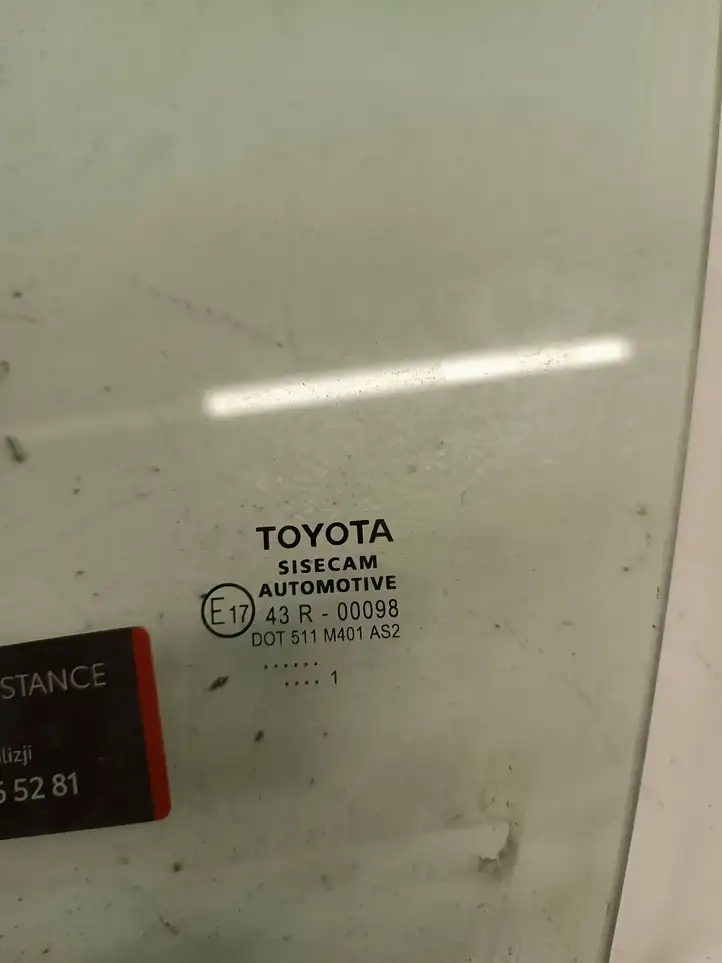 Toyota C-HR I (2016 - 2022) 43R00098 Стекло передней двери — фото 3