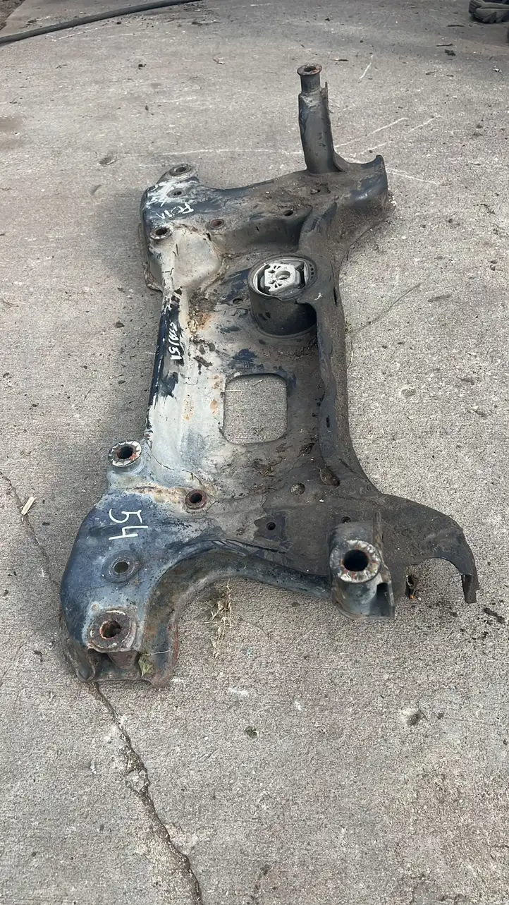 Volkswagen Caddy (2010 - 2015) 1K0199315B Передняя балка подвески — фото 1