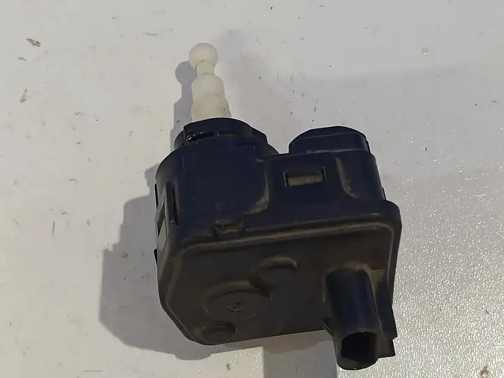 Volvo S40, V40 (2000 - 2004) TANKCOVERLOCK Замок крышки топливного бака — фото 4