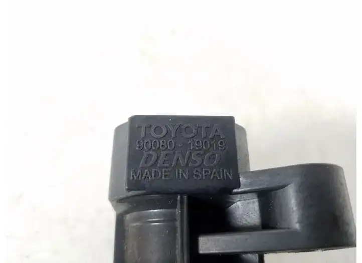 Toyota Corolla Verso AR10 (2004 - 2009) 90080-19019 Катушка зажигания — фото 2
