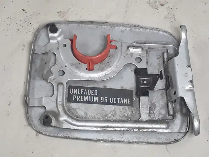 Nissan Крышка топливного бака — фото 2