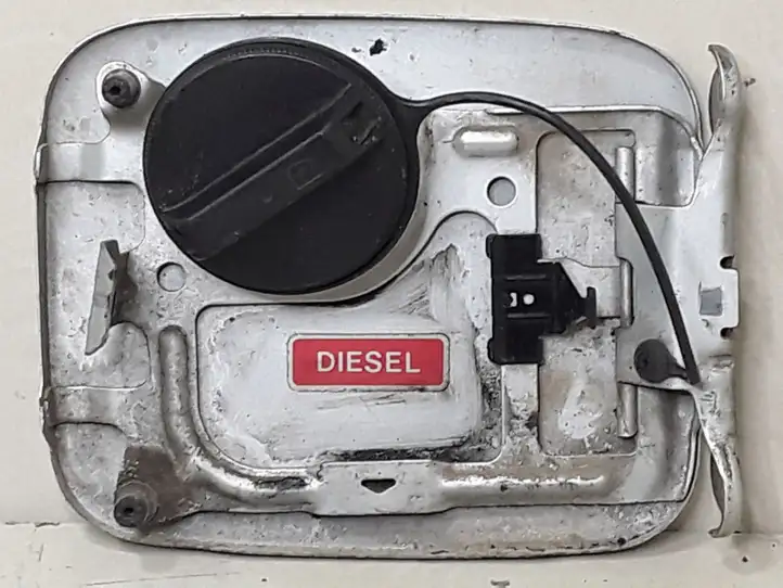 Nissan Крышка топливного бака — фото 2