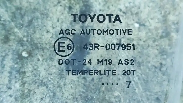 Toyota Auris 150 (2006 - 2012) 43R007951 Стекло передней двери — фото 2