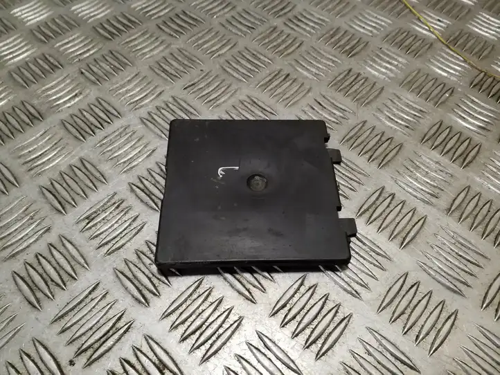 Volvo V40 (2012 - 2016)  31323323 Другая деталь дна