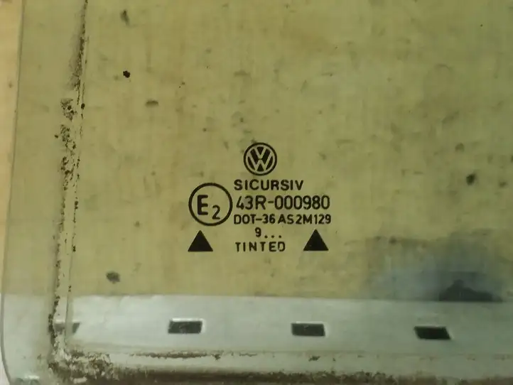 Volkswagen Golf IV (1998 - 2005) Форточка двери — фото 2