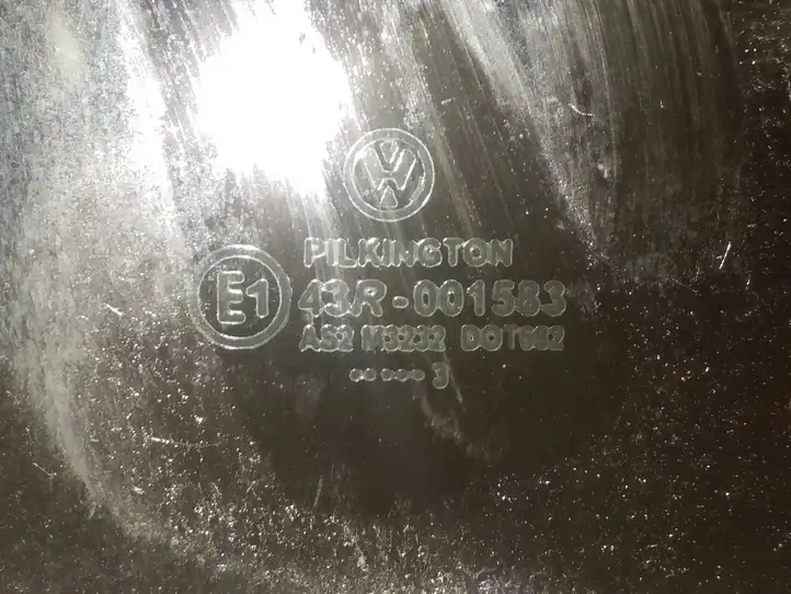 Volkswagen Golf IV (1998 - 2005) Форточка двери — фото 3