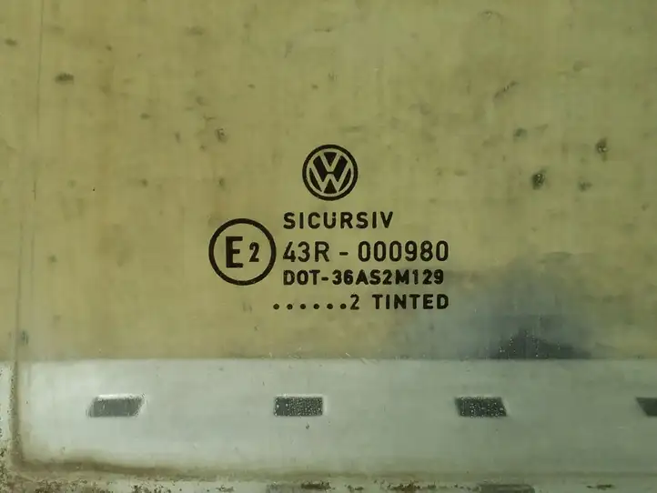 Volkswagen Golf IV (1998 - 2005) Форточка двери — фото 3