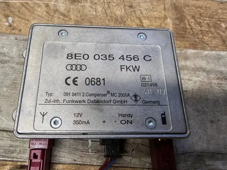 Audi A6 S6 C6 4F (2004 - 2008) 8E0035456C Усилитель антенны — фото 7