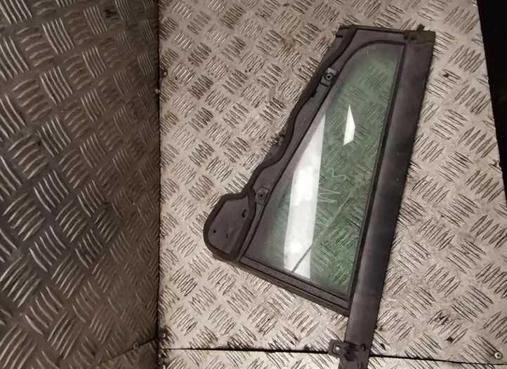 Ford Mondeo Mk III (2000 - 2007) Форточка двери — фото 3