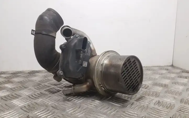 Seat Leon (5F) (2012 - 2019) 04L131501C Охладитель клапана EGR — фото 1