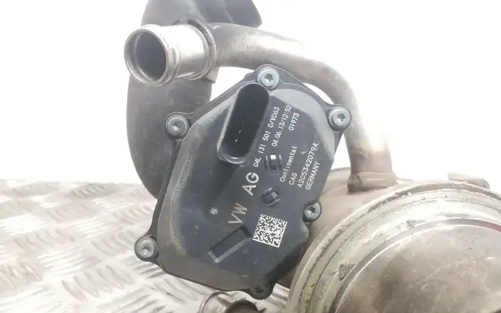 Seat Leon (5F) (2012 - 2019) 04L131501C Охладитель клапана EGR — фото 4