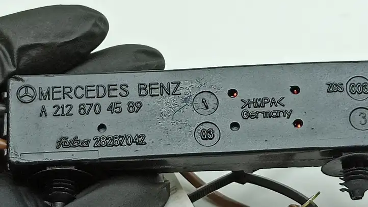 Mercedes-Benz E W212 (2009 - 2016) A2128704589 Усилитель антенны — фото 8
