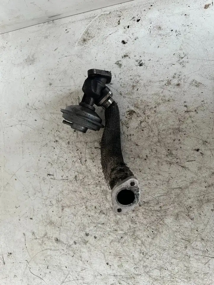Audi A4 (2004 - 2009)  069131503 Клапан EGR