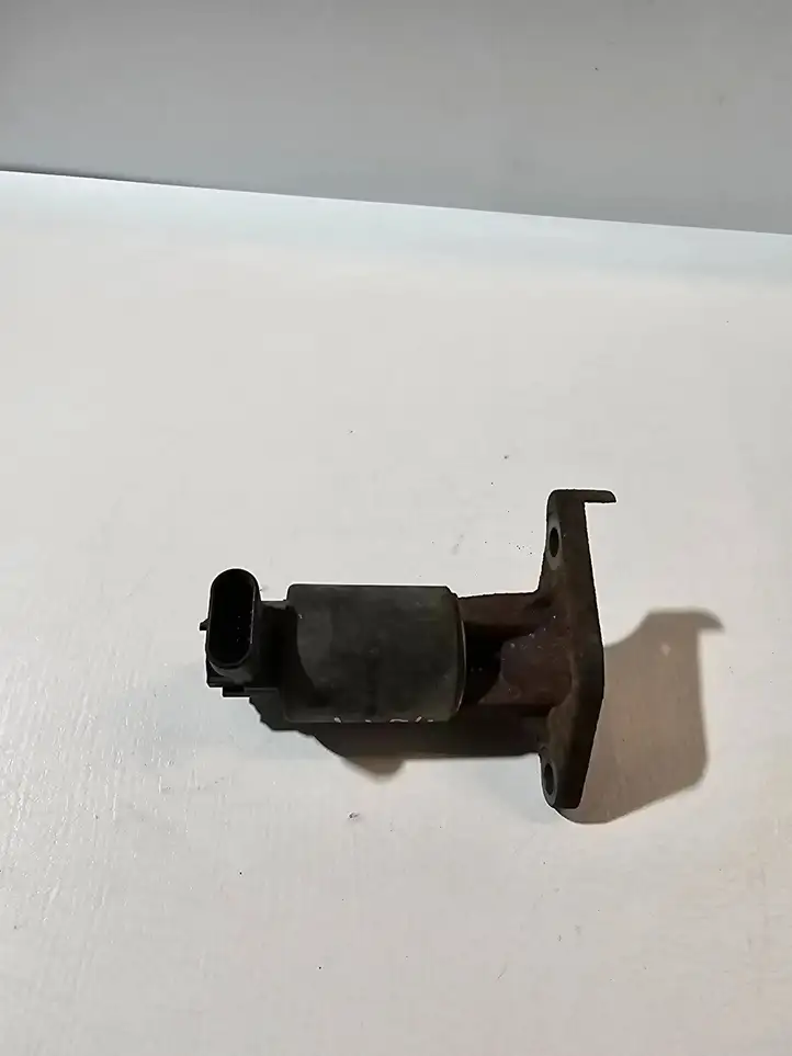 Opel Vectra (2002 - 2005)  12569552 Клапан EGR