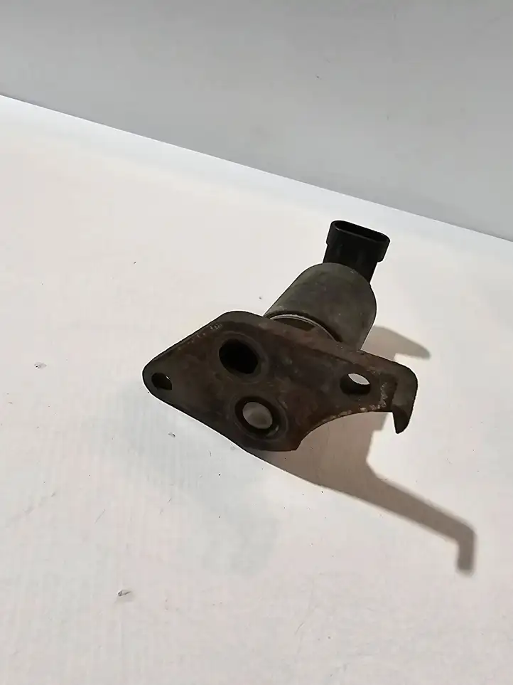 Opel Vectra (2002 - 2005)  12569552 Клапан EGR