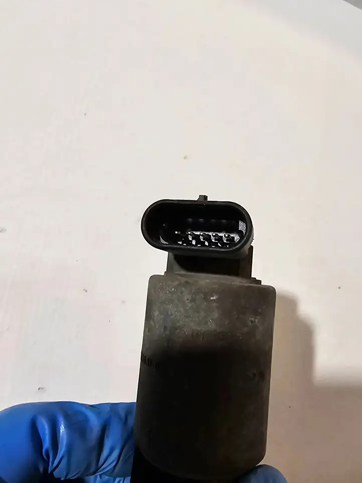 Opel Vectra (2002 - 2005)  12569552 Клапан EGR