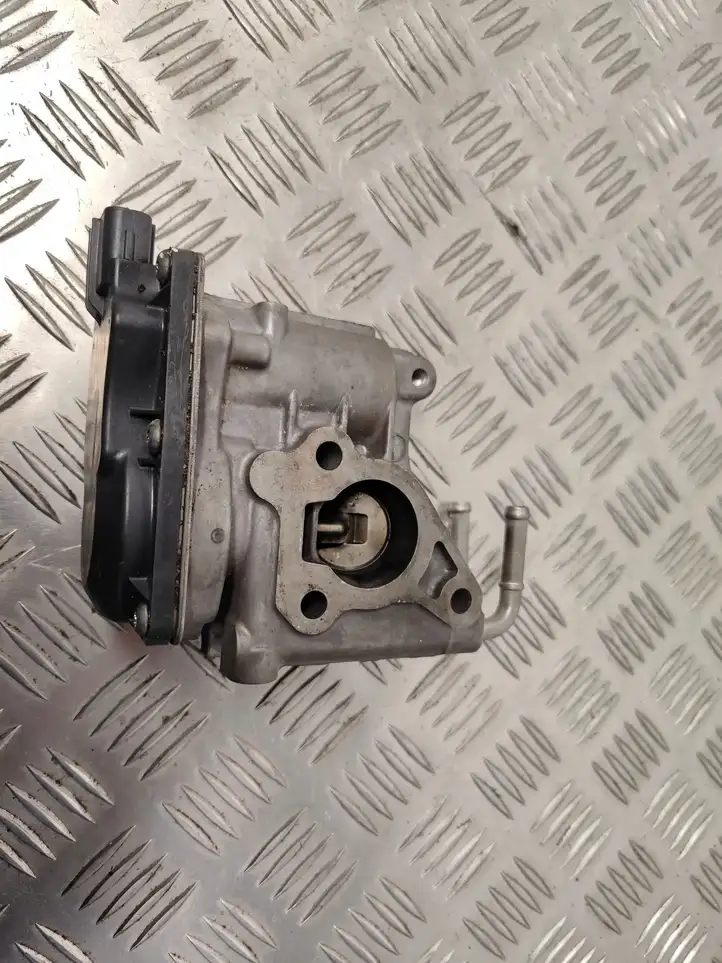 Toyota Avensis T270 (2009 - 2012)  DEG0104 Клапан EGR