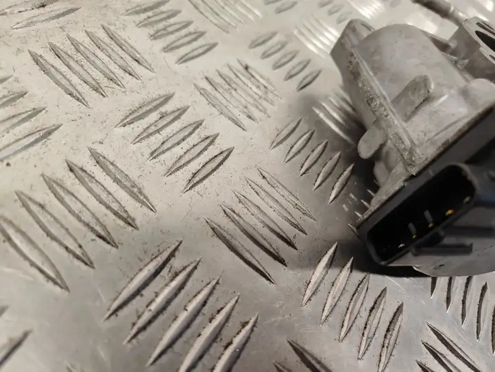 Toyota Avensis T270 (2009 - 2012)  DEG0104 Клапан EGR