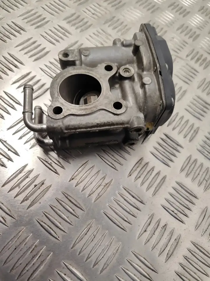 Toyota Avensis T270 (2009 - 2012)  DEG0104 Клапан EGR