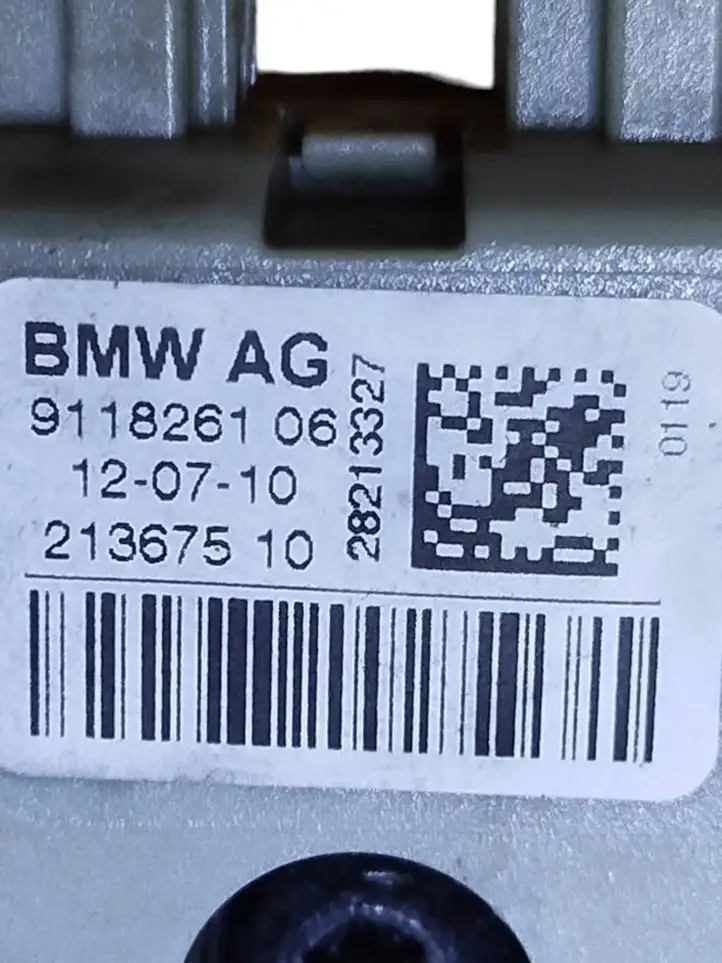 BMW 5 F10 F11 (2009 - 2016) 9118261 Усилитель антенны — фото 2
