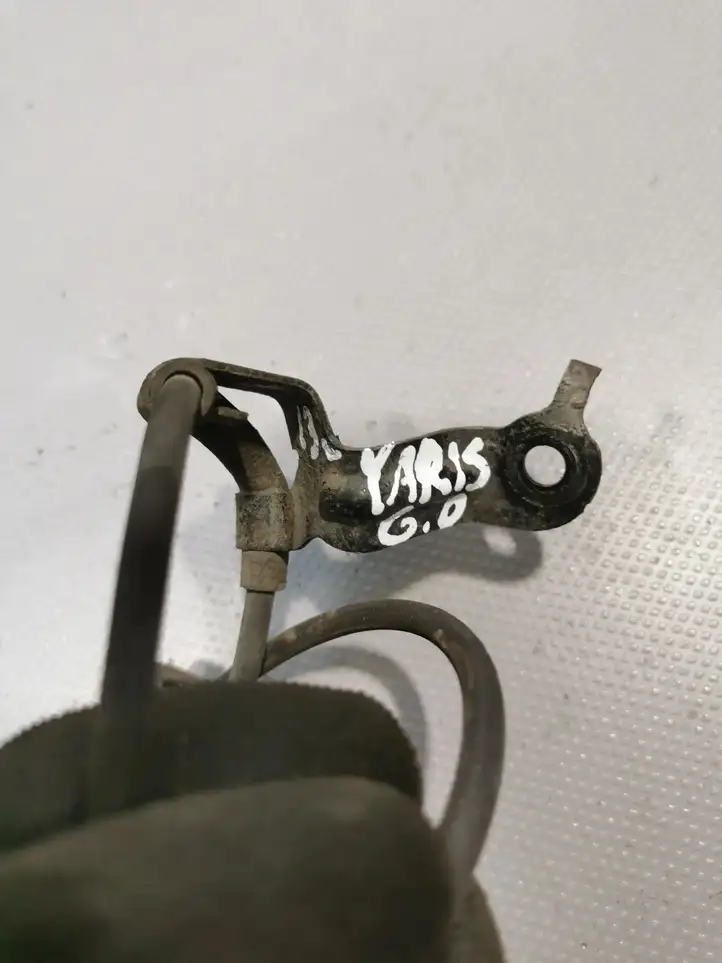 Toyota Yaris (2012 - 2014) Проводка заднего датчика ABS — фото 4