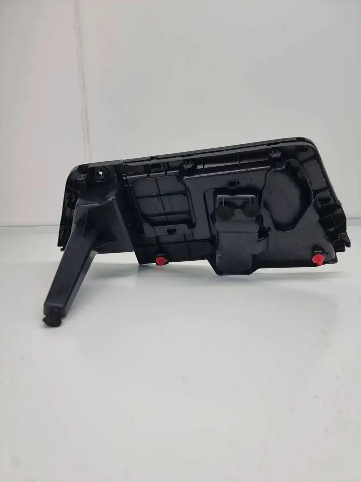 Toyota RAV 4 (XA50) (2018 - ) 5844148070 Крышка ящика аккумулятора — фото 3