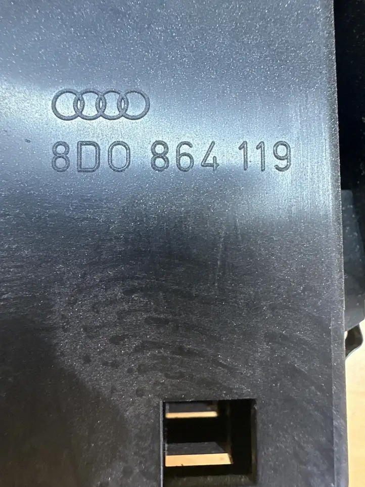 Audi A4 S4 B5 8D (1999 - 2001) 8D0864119 Прочие внешние детали — фото 3