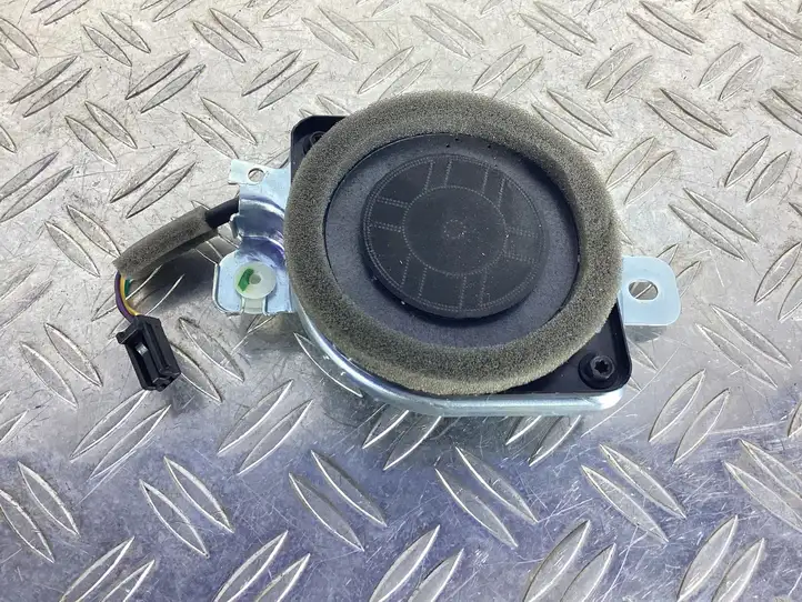 Lexus RC (2013 - 2018) 861500W190 Динамики задних дверей — фото 1